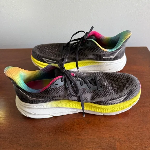 Hoka One One Clifton 9 Black and Yellow Athletic Shoes Size 10.5 - Picture 5 of 7